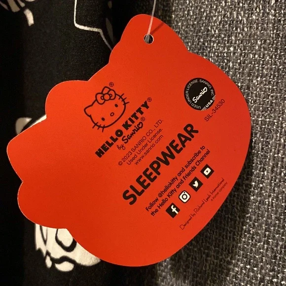 Hello Kitty Viral TikTok Halloween Pajama Set - Picture 4 of 6